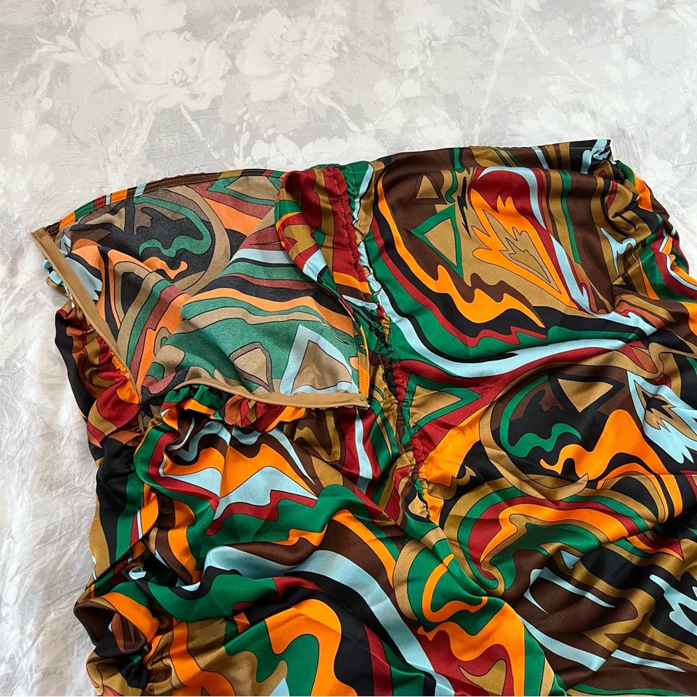 NWT PrettyLittleThing Plus Abstract Ruched Front Skirt Size 20 Multicolor - Picture 8 of 11